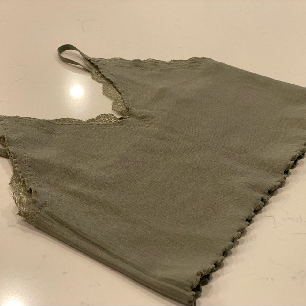 Green Tank with Lace Trim - Picture 5 of 6